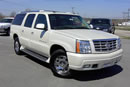 2003-Escalade-esv-c.JPG (33kb)